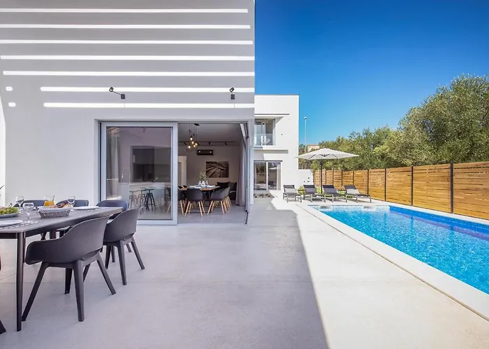 Activia * Sveti Filip i Jakov