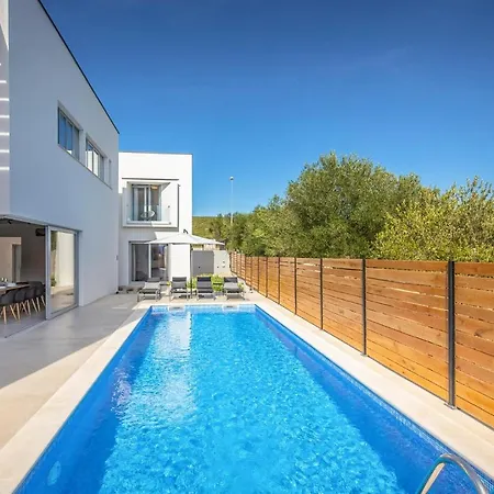 Activia Prázdninový dům *