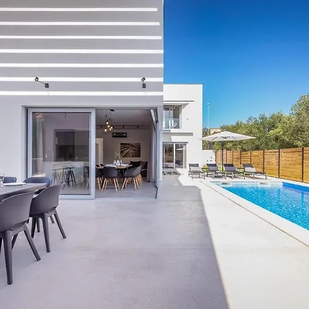 Activia * Sveti Filip i Jakov