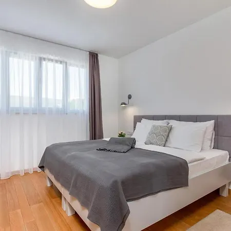 Activia Sveti Filip i Jakov