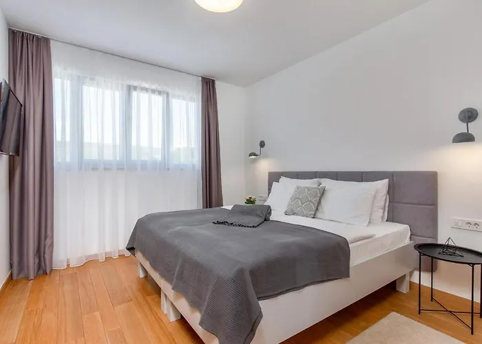 Activia Sveti Filip i Jakov